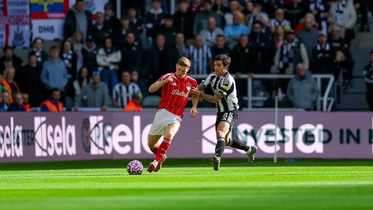 曼联仍想最后争取安德森，尽管他心向曼城！纽卡两铁腰已定签其一